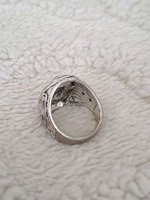 Мъжки пръстен от неръждаема стомана с Гарван и синтетичен тюркоаз