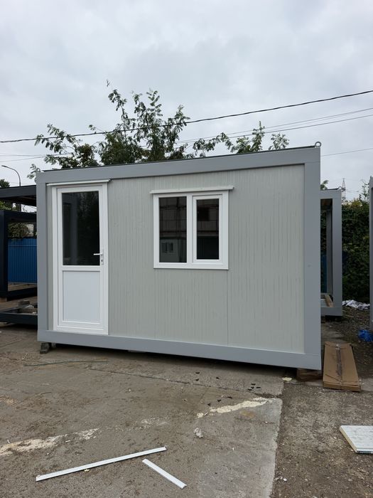 Container modular