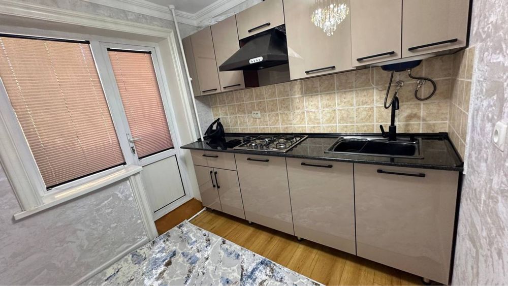 Срочна сдаётся 2 комнатная квартира Гагарина