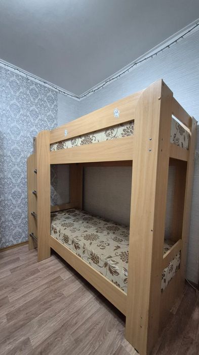 Двухярусная кровать продам самовывоз