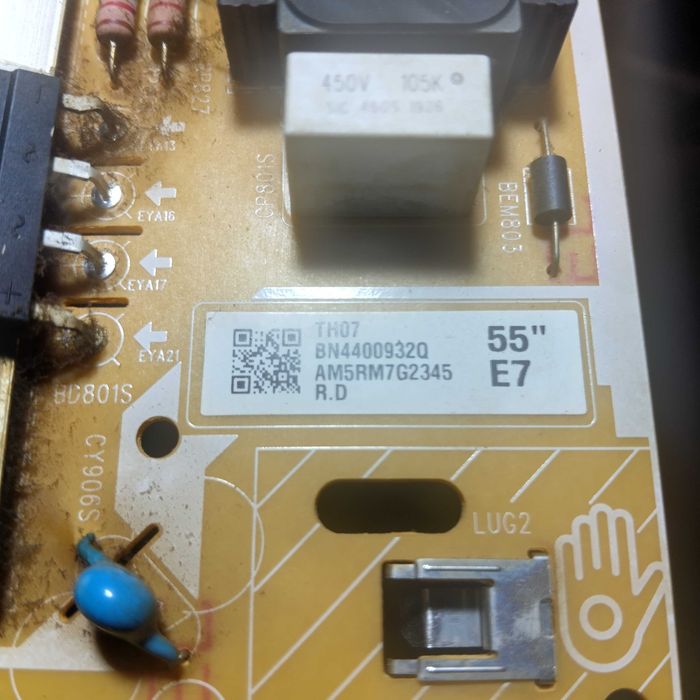 Продавам SAMSUNG UE49RU7302KXXH Извит екран. На части.