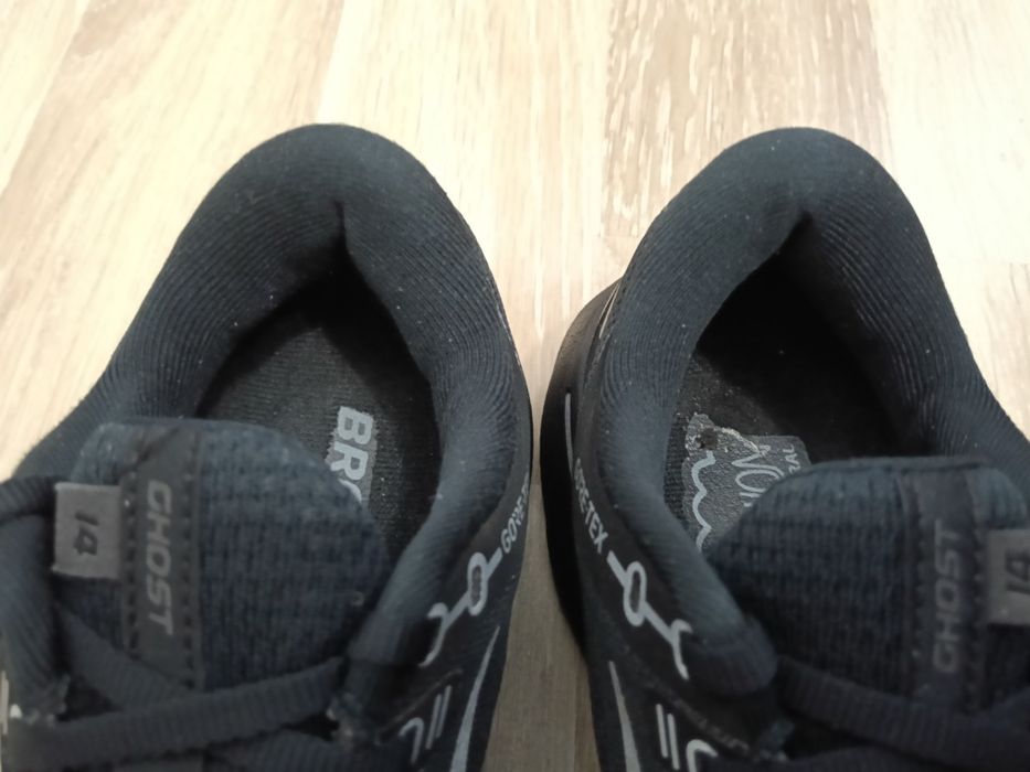 Adidași Brooks Ghost Gore Tex  mărimea 39
