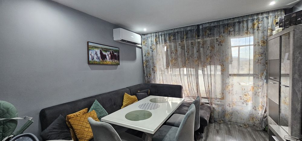 Продава се Тристаен апартамент в Ихтиман - 75 кв.м за 1054 €/кв.м - Снимка #2