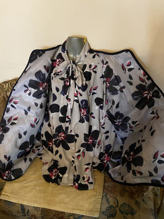 Дамски комплект от блуза и яке