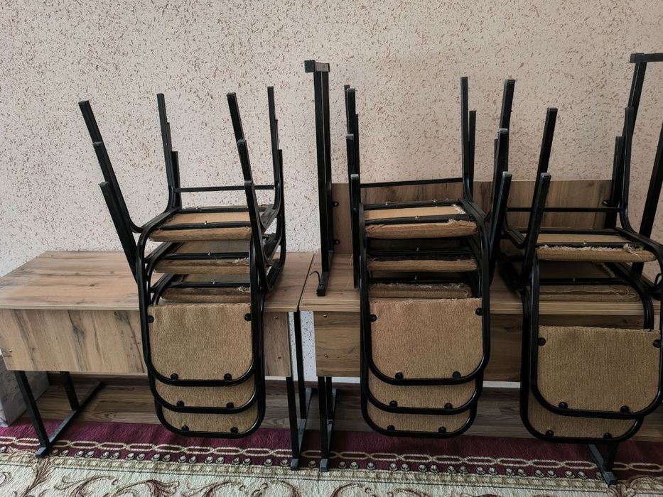 4 ta komplekt parta va 8 ta stul  1 ta doska