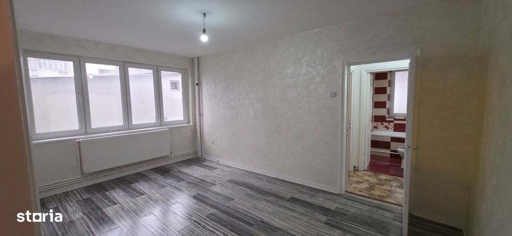 2 camere semidecomandat zona Garii