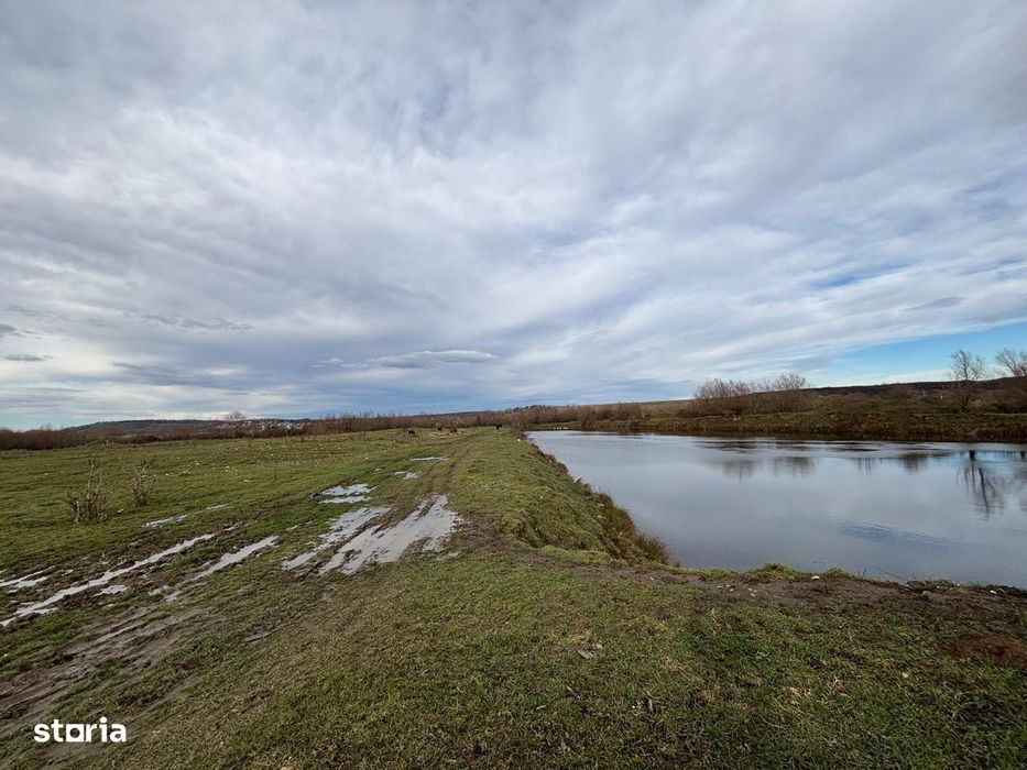 Teren extravilan 24.000 mp cu lac cu pesti zona Cristian