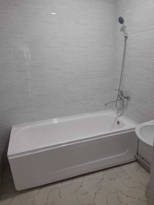 Янги хаёт туманида 2 хонали квартира сотилади.