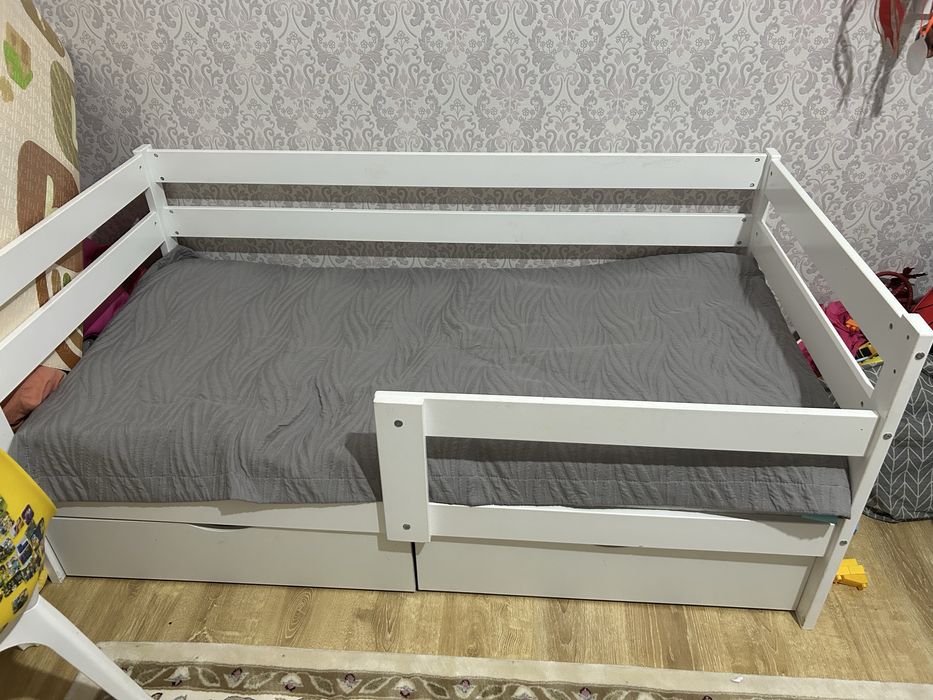 Детский кровать в детскую