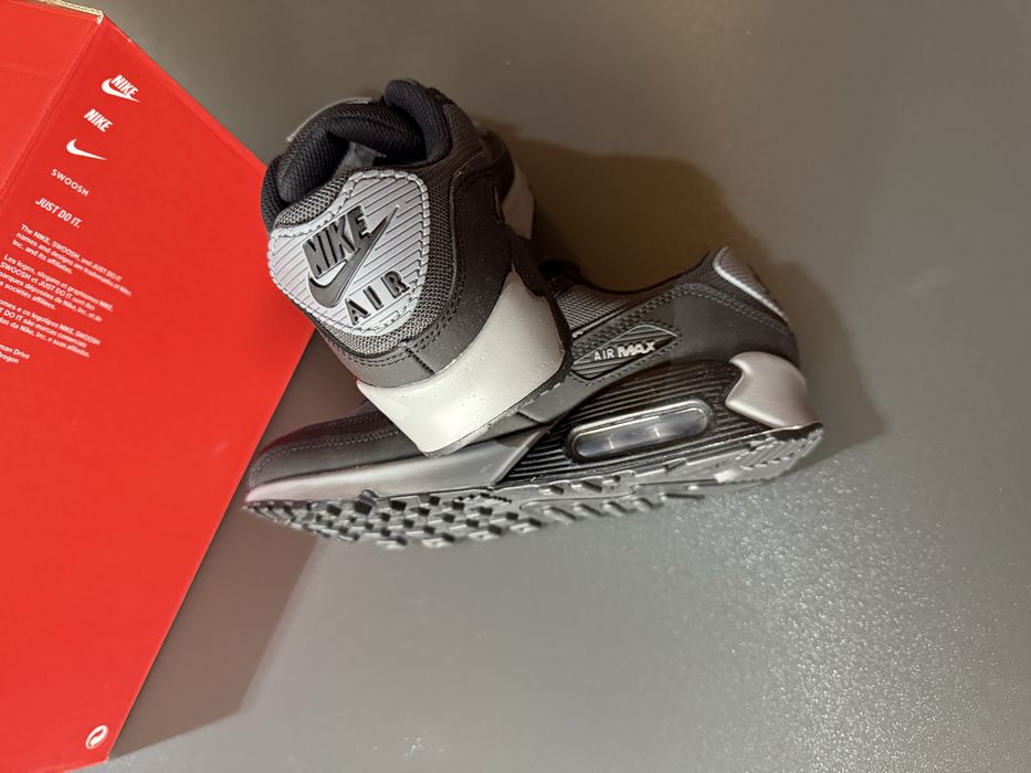 adidasi Originali Nike Air Max 90 Noi Marime 38 si 36.5