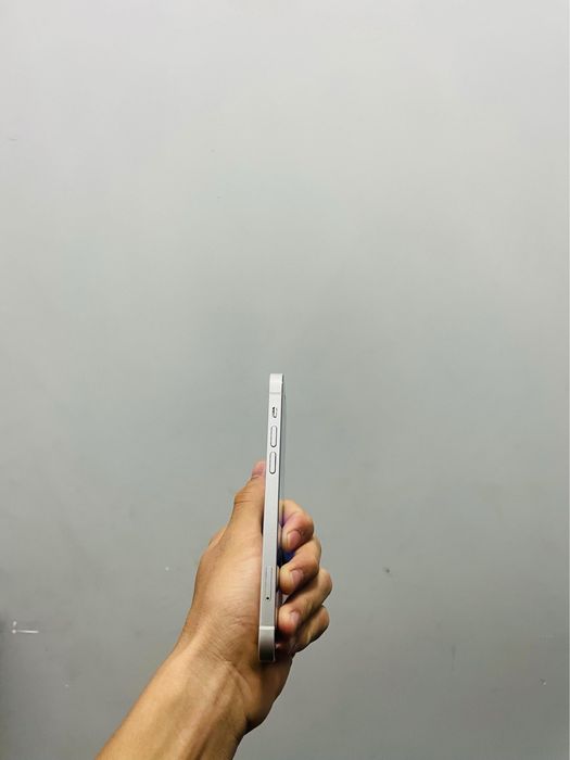 Iphone 12.
