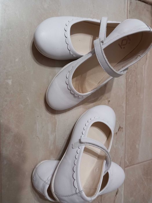 Елегантни обувки за малки принцеси - различни модели