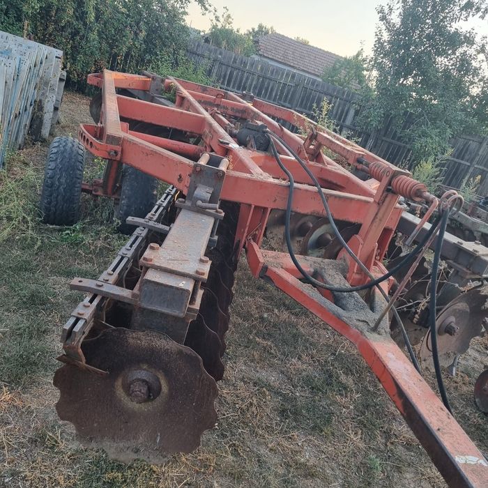 Vând utilaje agricole