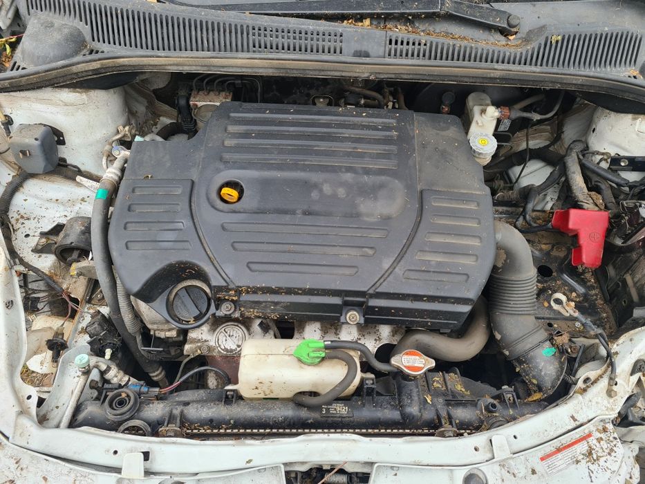Сузуки SX4, 1.6,120к.с,бензин 4х4 на части. Автомобила е на 89000км.