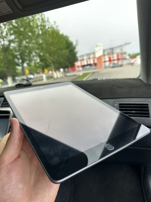 Продам ipad 2021