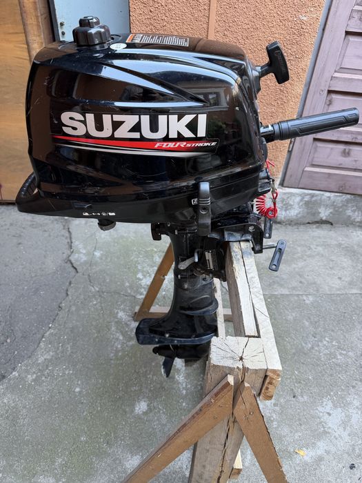 Vand motor Suzuki pentru barca!