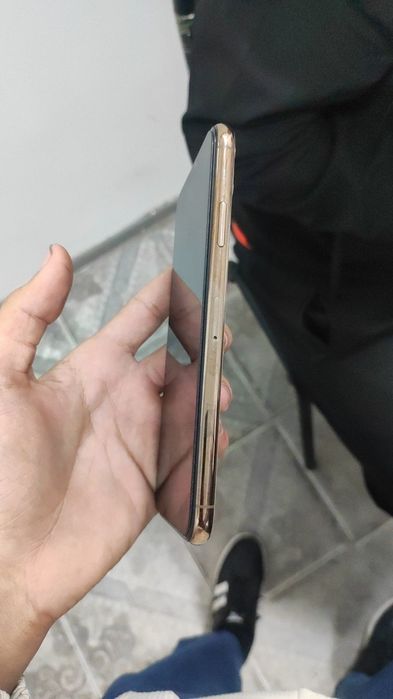 Iphon 11 pro max sotilad