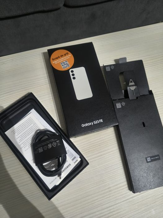 Samsung S23FE alb, 8Gb RAM și 128Gb memorie interna!