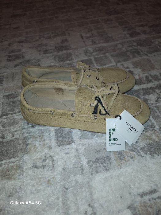 Pantofi cu șireturi pavemnent piele noi 40