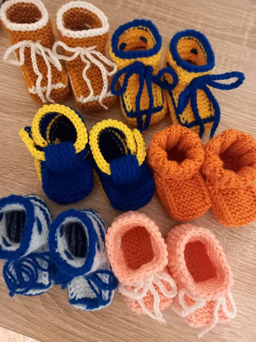 Вязаные пинетки для малышей