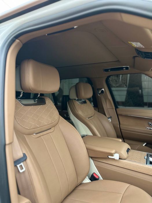 Range rover SV P615