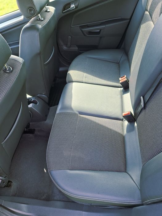 Opel Astra  H 1.6 Benzină