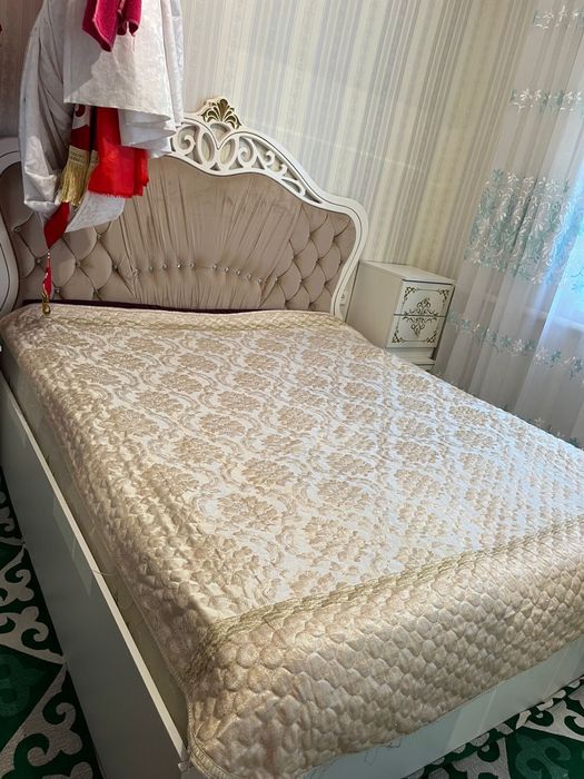 Продаеться спальный диван