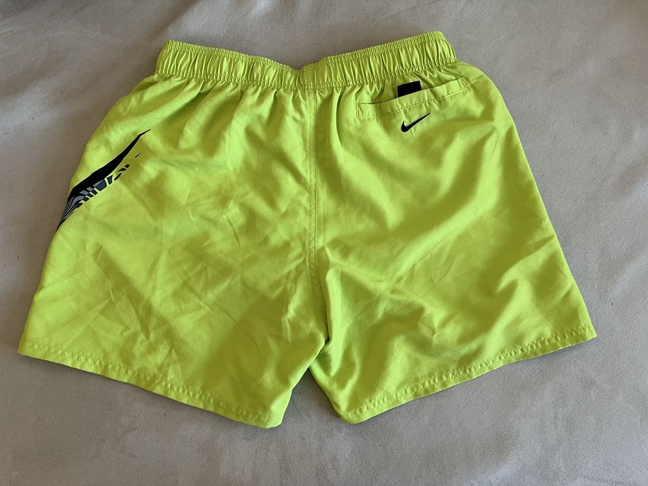 Страхотен неонов мъжки бански/шорти на Nike