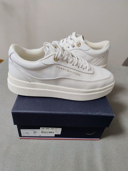 Sneakers Tommy Hilfiger piele,150 lei