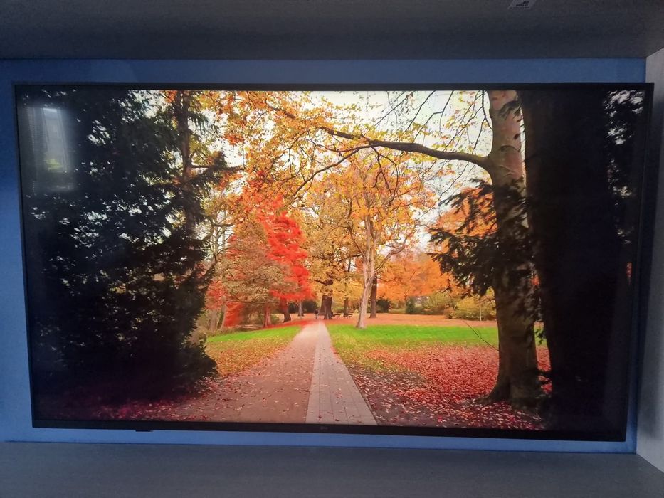 Vând Smart TV LG – Nou, folosit maximum 3 luni!