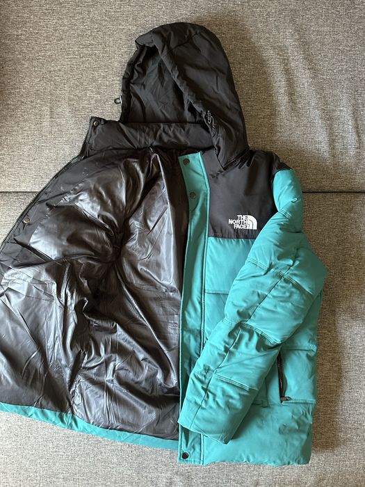 Продам осеннюю куртку TNF