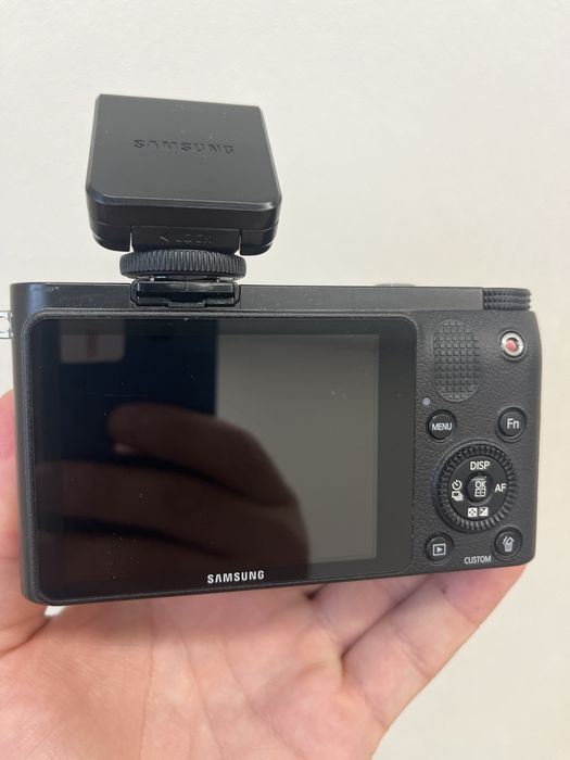 Samsung NX 1000 Беззеркалка