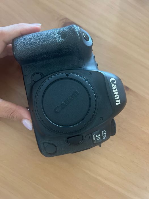 DSRL Canon EOS 5D Mark IV + accesorii  + obiectiv 24-70 f 4