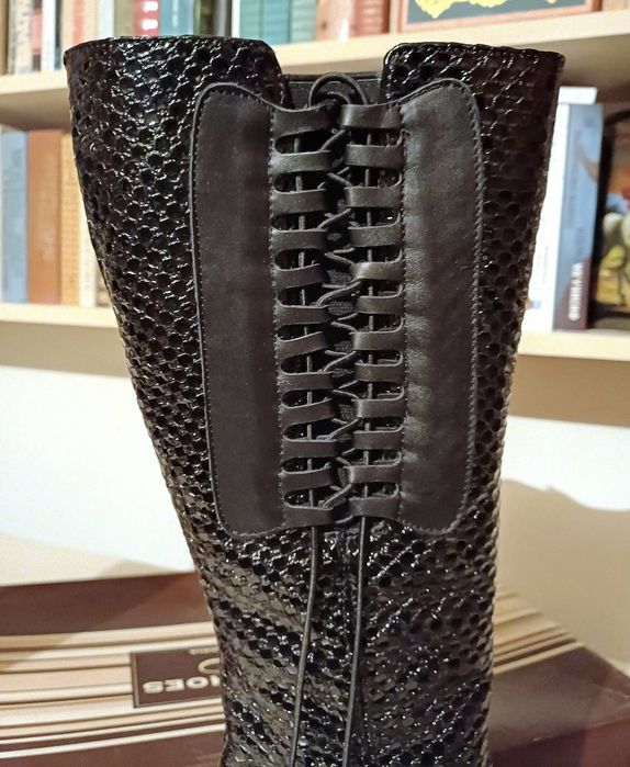 Дамски ботуши и боти