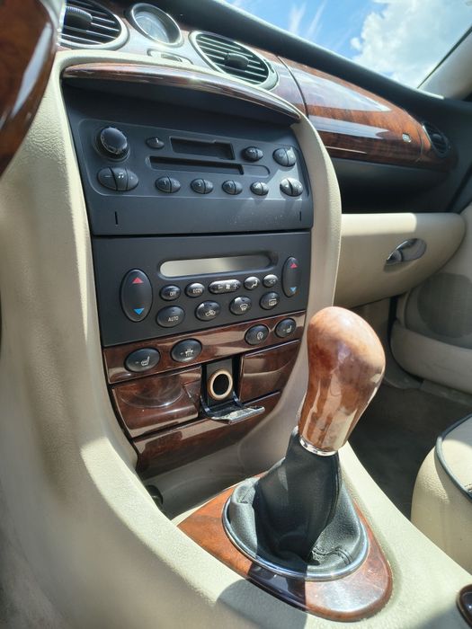 Vând ROVER 75  nu se dezmembrează se vinde complet