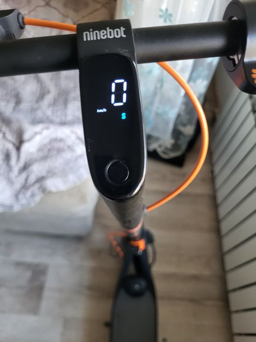 Срочна Продам электро самакат Ninеbot f40