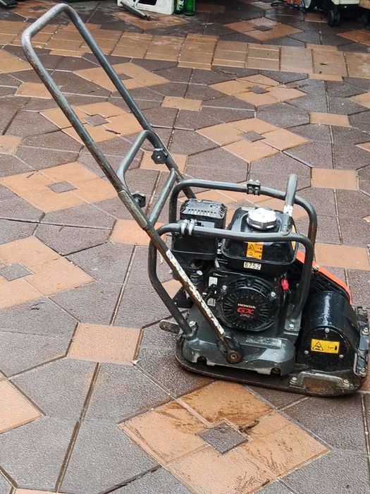Talpa compactoare HUSQVARNA cu motor Honda
