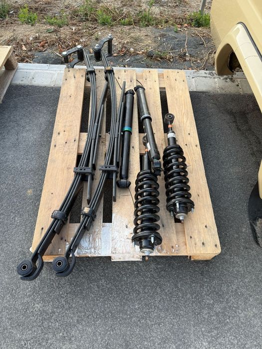 Oblon. Bara. Stopuri Toyota Hilux