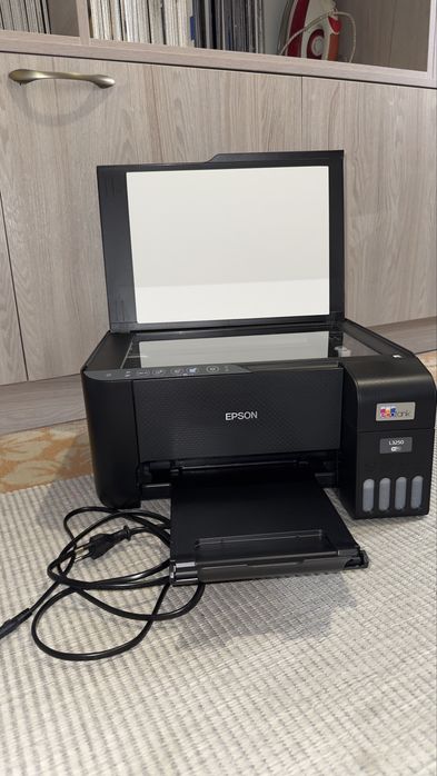 Цветной принтер, сканер 3в1