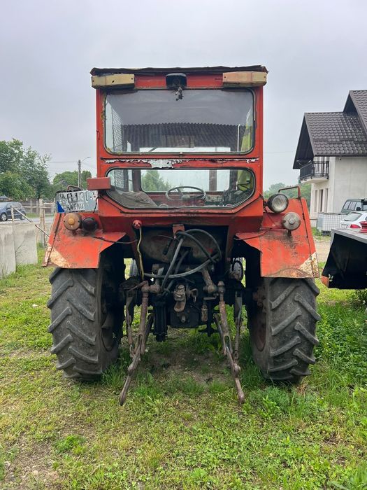Tractor universal 650 m, an 1985
