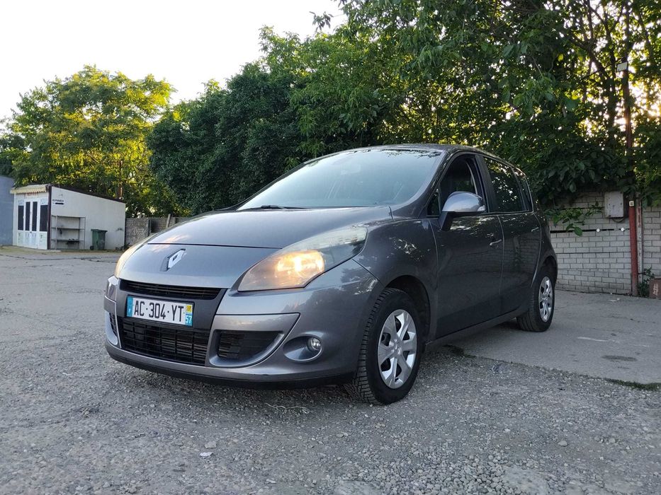 RENAULT Scenic