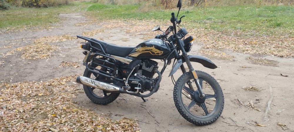 Продам мотоцикл GSX 200  пробег маленький