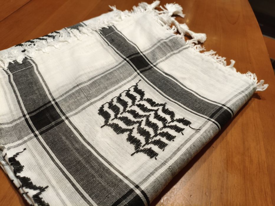 Арабски шал 117 х 120 см