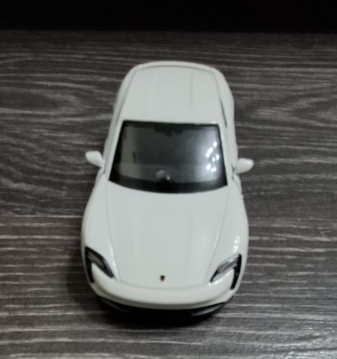 VÎND machetă PORSCHE MAYCAN TURBO S din metal de colecție