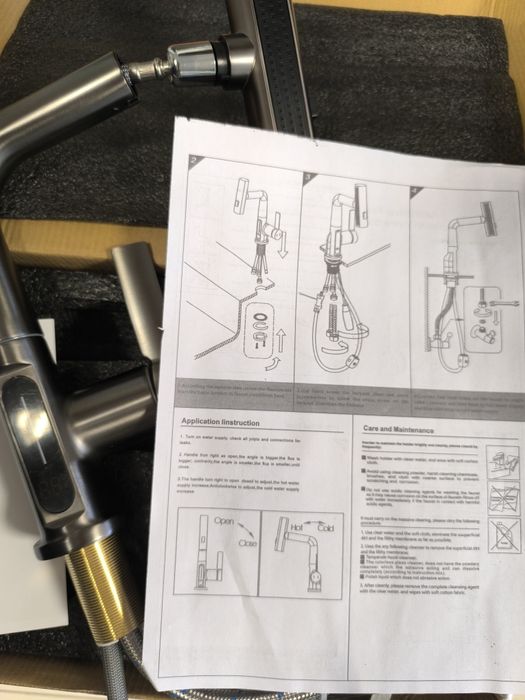 Смесител за баня/кухня с изтеглящ се кран и LED дисплей за температура
