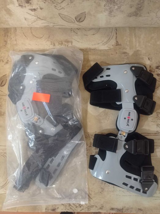 Специални  наколенки за коляно NEENCA