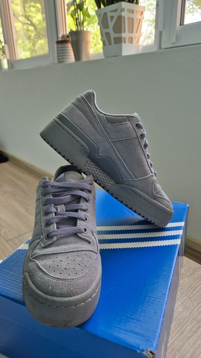 Adidasi Forum Bold