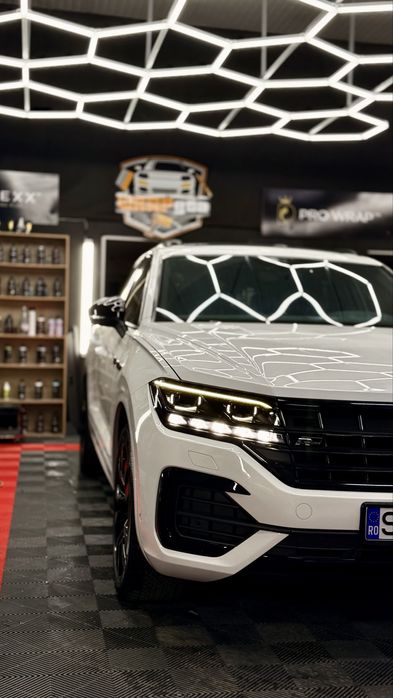 Touareg CR7, R line, Dyn audio, Panoramic, vetilatie , Matrix