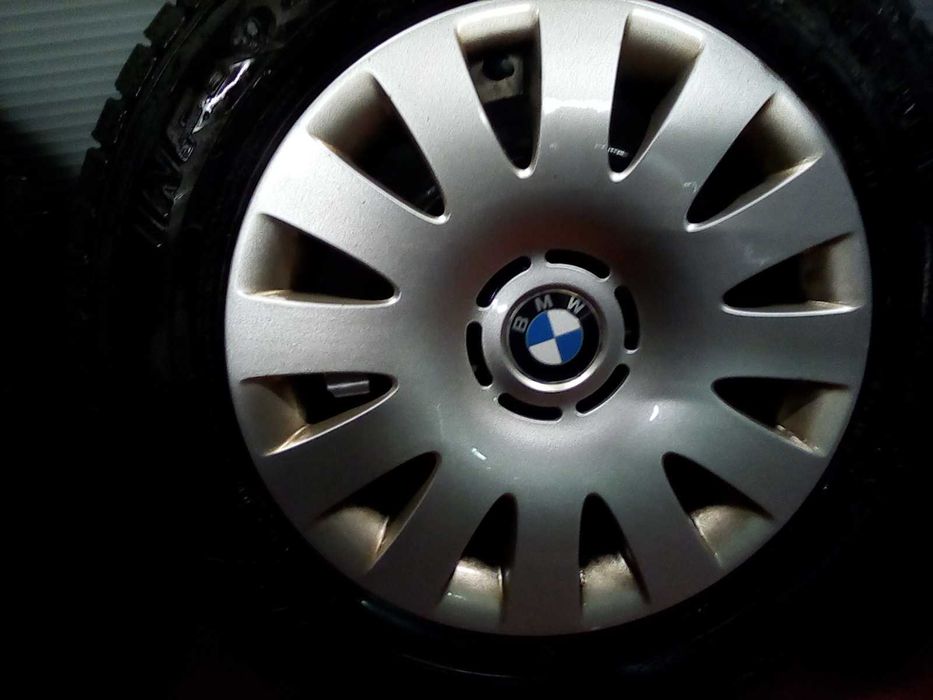 Оригинални джанти с тасове за BMW и зимни гуми 195/65/15