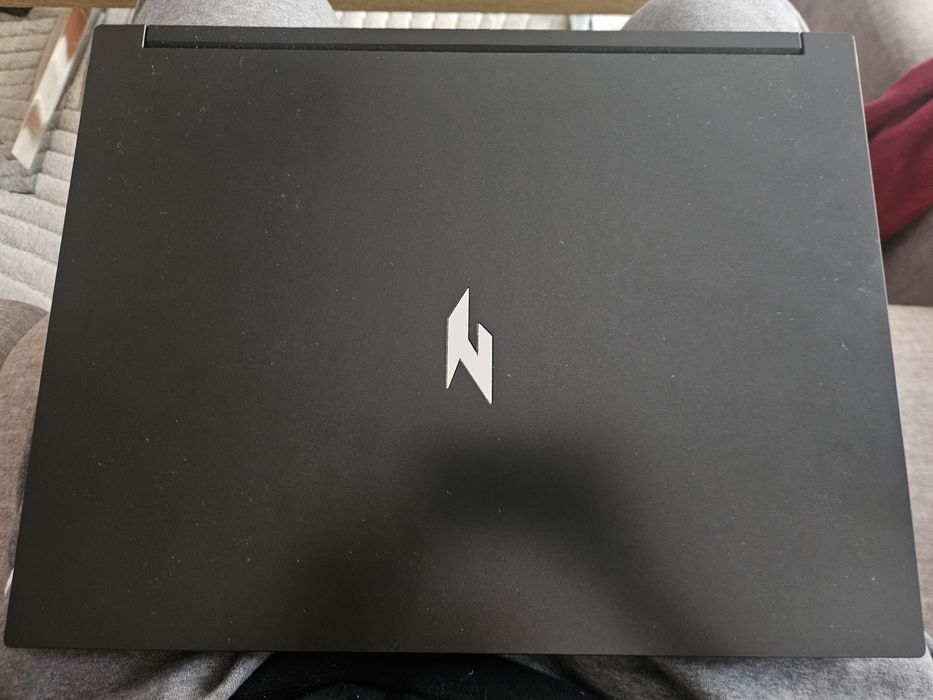 Acer Nitro V16 Ryzen5